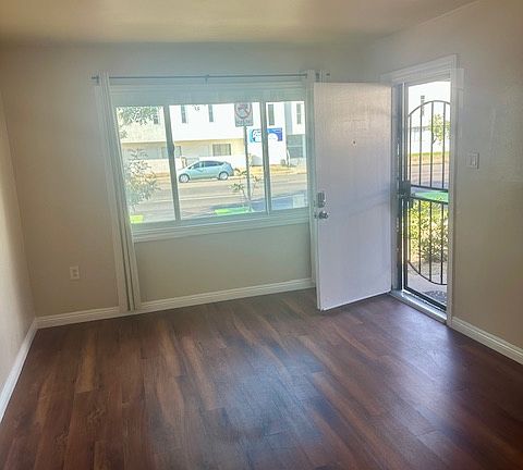 3rd image of 3222 Clairemont Mesa Blvd