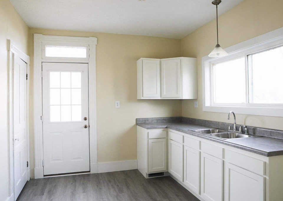 2nd image of 1104 Reservoir St