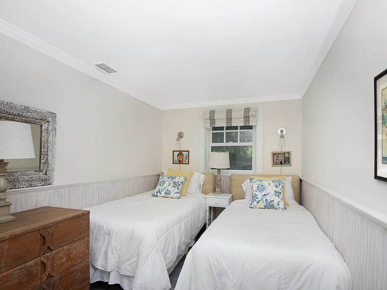930 W Cove Rd — Photo 24