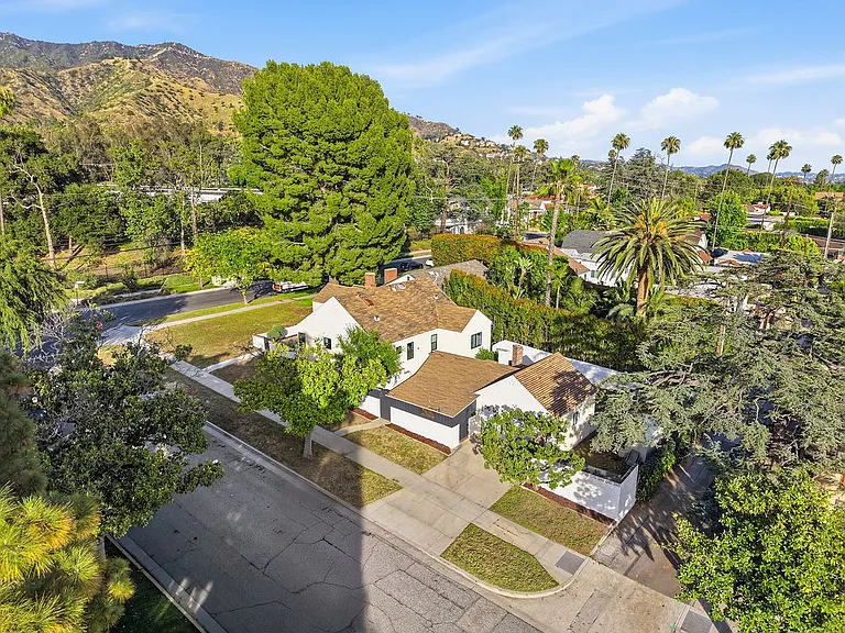 1722 Bel Aire Dr — Photo 27