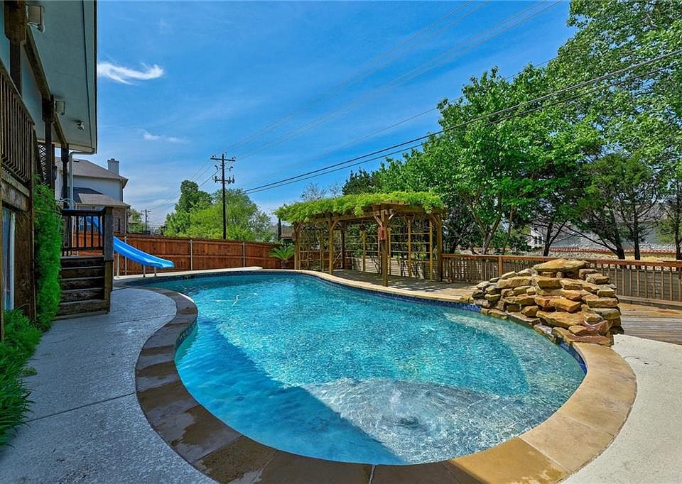 1st image of 2919 Cashell Wood Dr