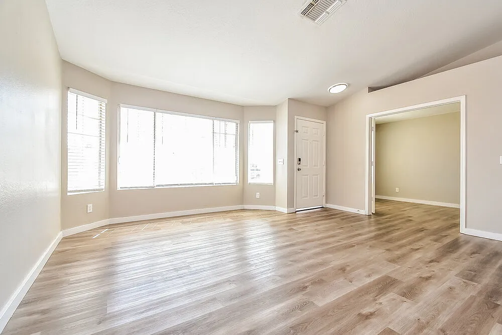 3 bed, 2.0 bath, 1456 sqft, $2,200 — Photo 4