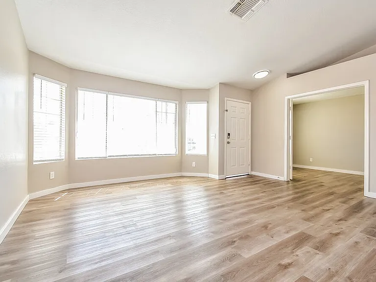 8073 Boardwalk Way — Photo 4