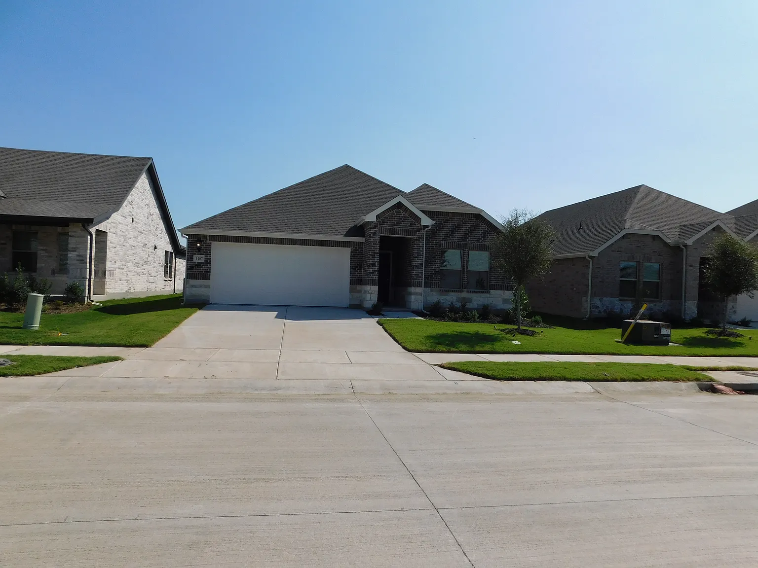 4 bed, 2059 sqft, $2,650 — Photo 2