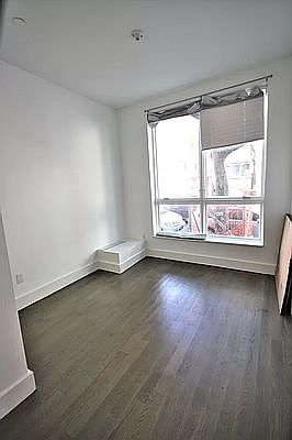 4th image of 273 Leonard St #1H
