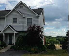 22 Old Meadow Ct, Livonia, NY 14487