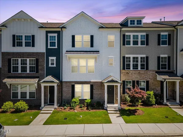 939 Haybeck Ln, Apex, NC 27523