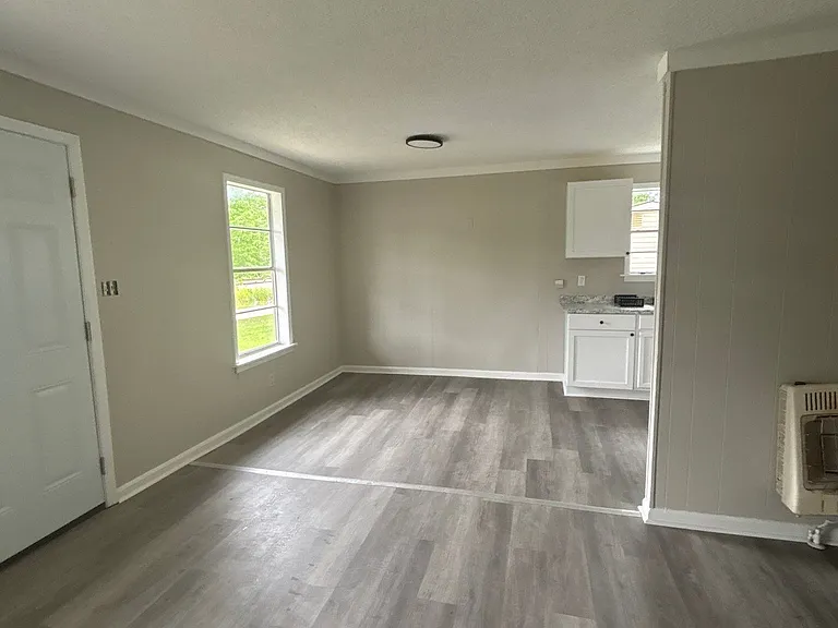 328 Keltner St — Photo 2