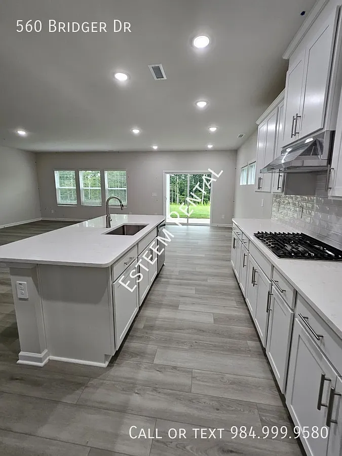 5 bed, 2937 sqft, $2,595 — Photo 4