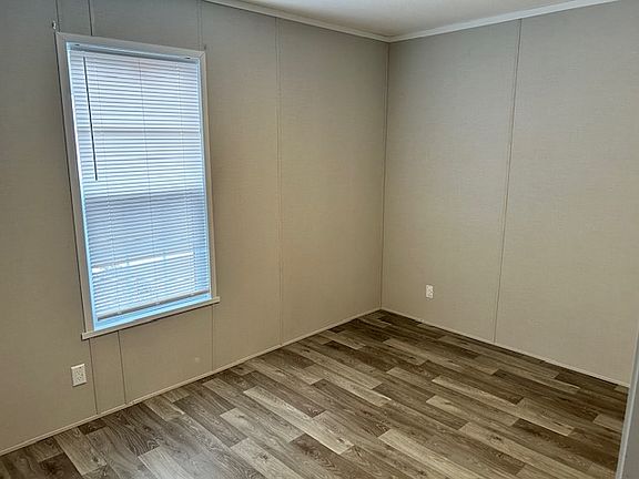 4th image of 268 Oak Lawn Dr