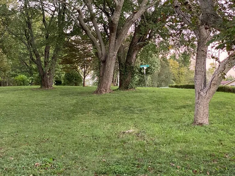 3004 Arrowhead Dr — Photo 4