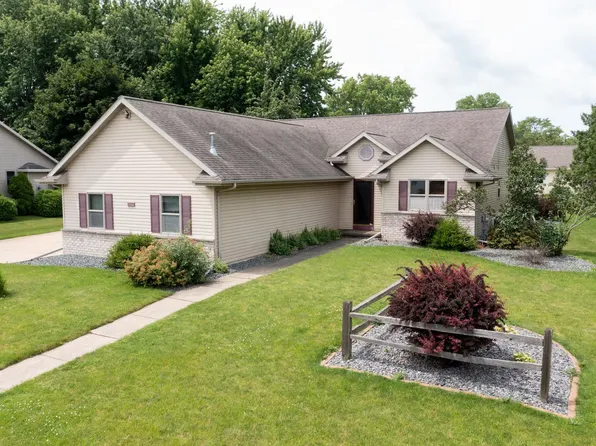 4545 Cedar View Dr, Oshkosh, WI 54901