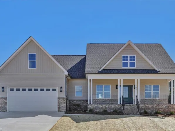 200 Mayo River Meadows Dr, Stoneville, NC 27048