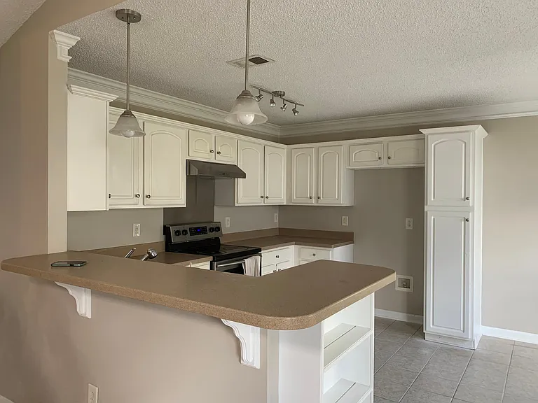 860 Raindrops Rd — Photo 2