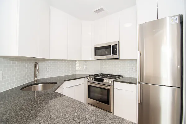Rented by Greenpoint Properties | media 3