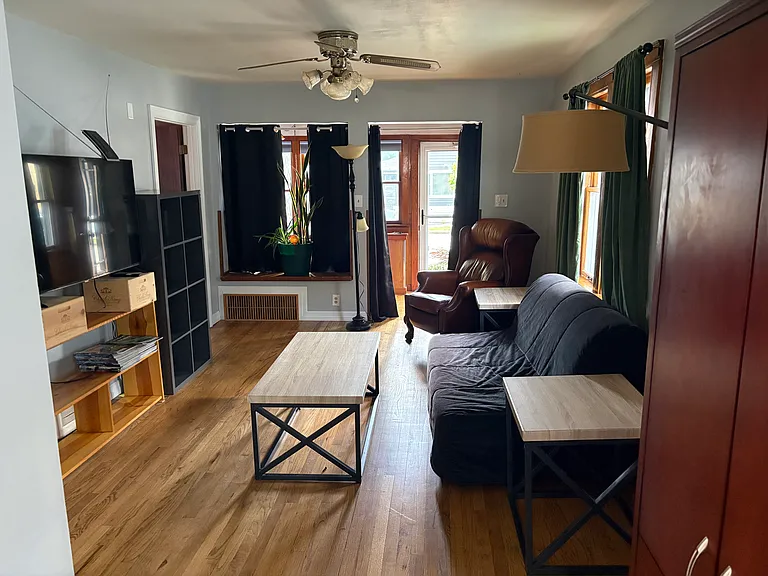 2508 S Superior St — Photo 17