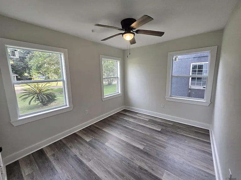 4927 Jean St — Photo 20