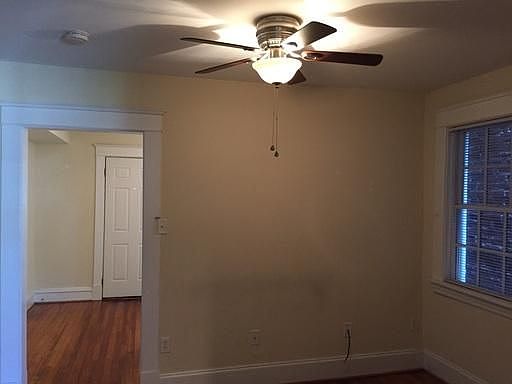 2nd image of 2306 Parkwood Ave APT B