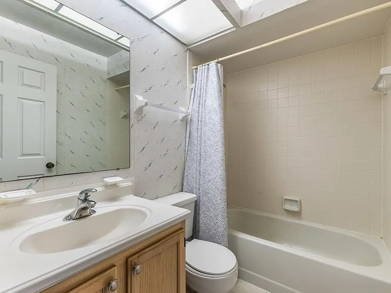 1427 SE 47th Ter — Photo 26