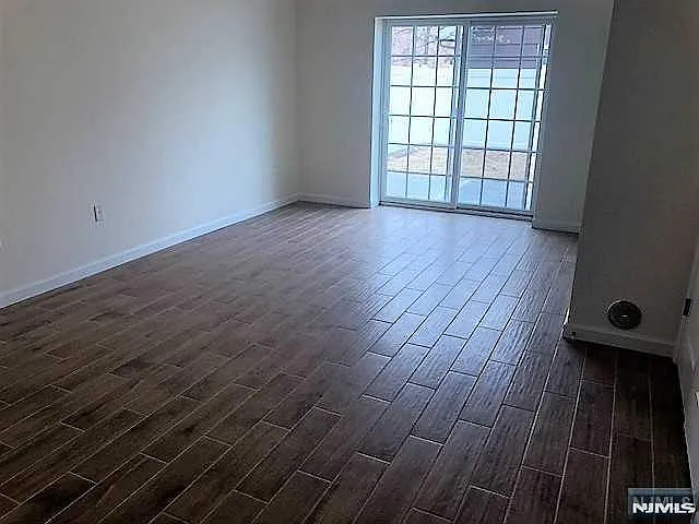 426 Jersey St — Photo 5