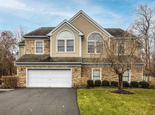 17 Alpine Dr N, Haledon, NJ 07508