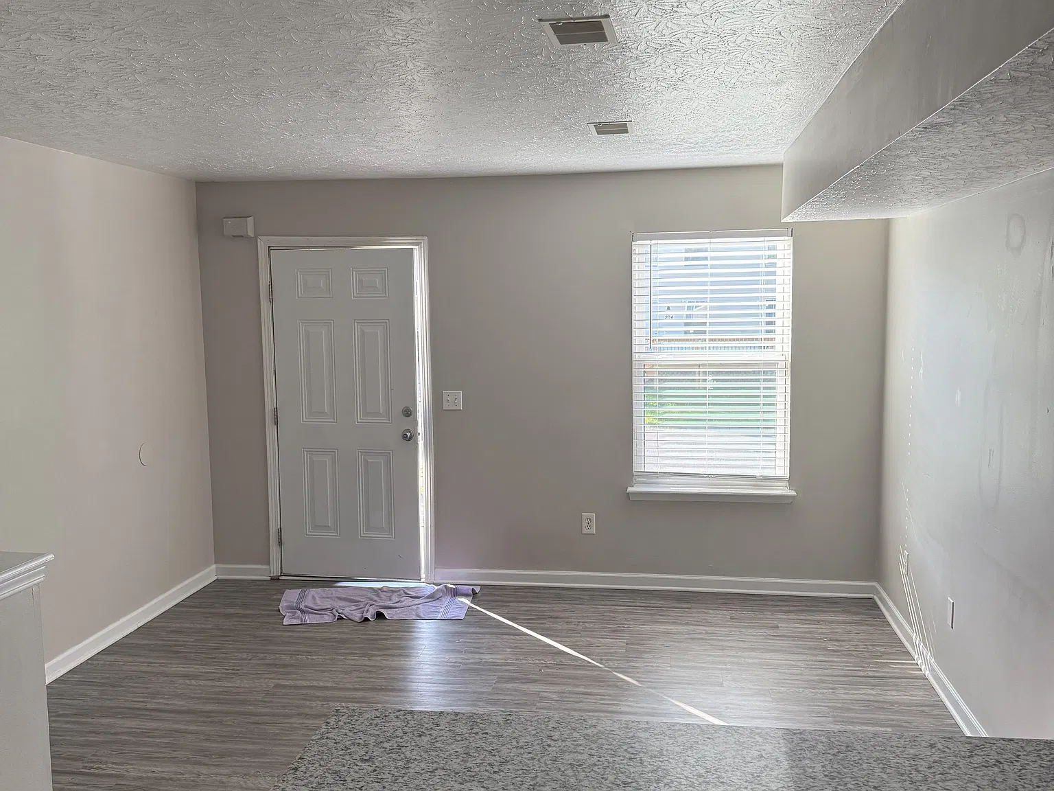 3 bed, 1232 sqft, $1,500 — Photo 3