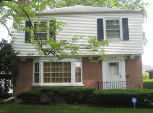 4234 Bobolink Ter, Skokie, IL 60076