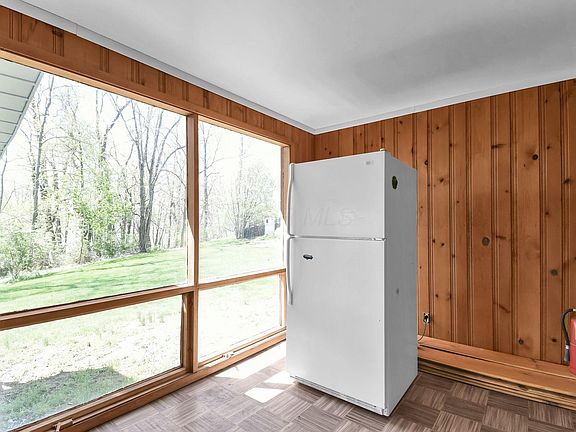 5th image of 4372 Leisure Ln