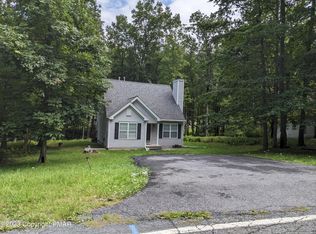 148 Dunchurch Dr, Bushkill, PA 18324