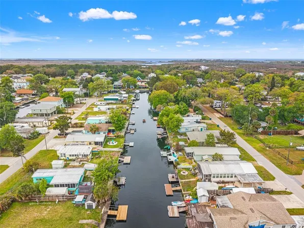 5430 Circle Dr, Weeki Wachee, FL 34607