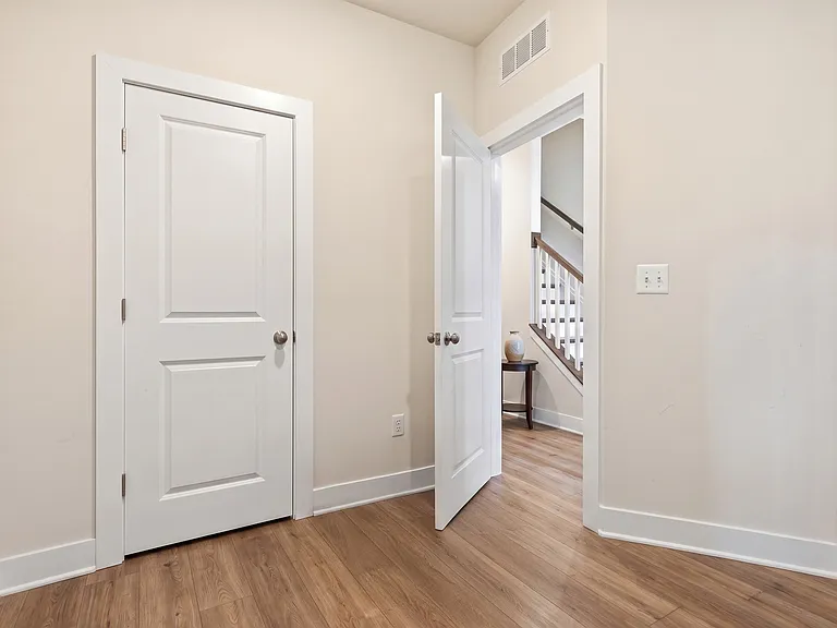 153 Locke St — Photo 9