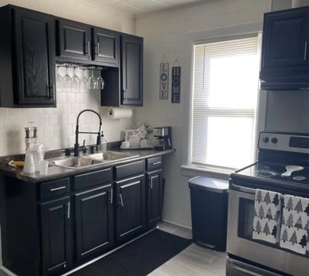 2 bed, 900 sqft, $1,900 — Photo 1