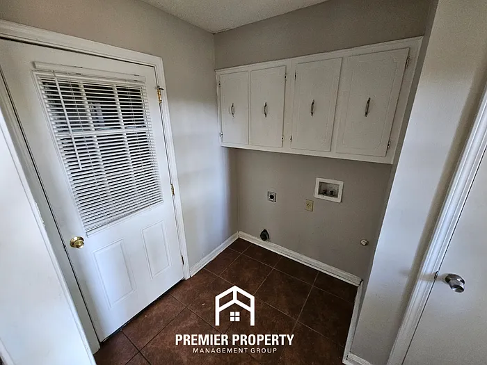 3626 Firethorne Dr — Photo 9
