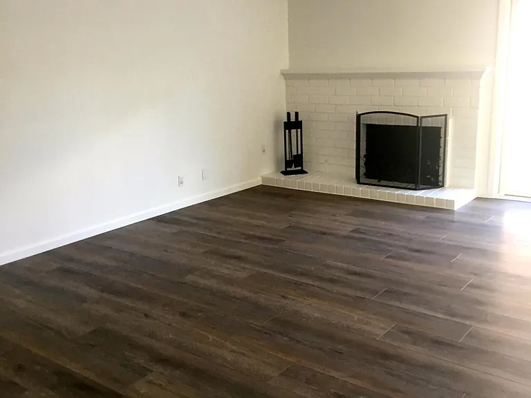 345 S Harwood St — Photo 2