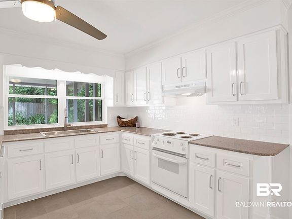 5th image of 74 Paddock Dr