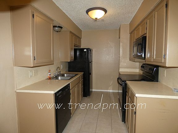 5th image of 400 Asbury Dr