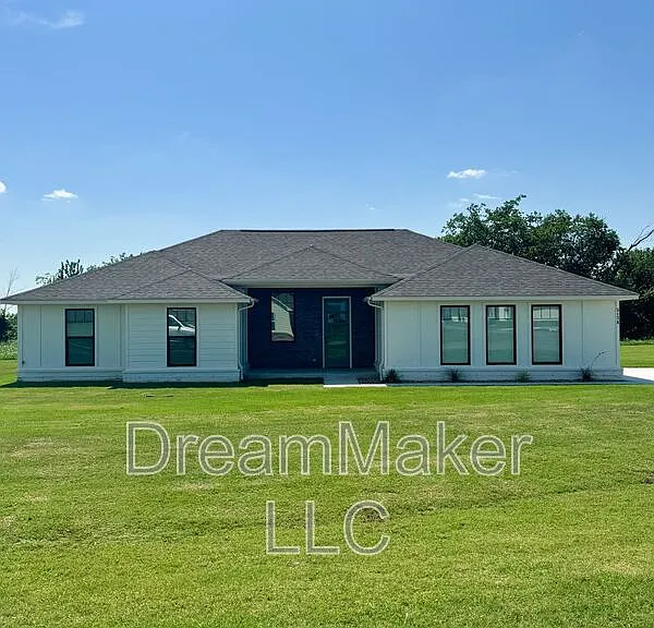 5176 Lily Ln — Photo 1