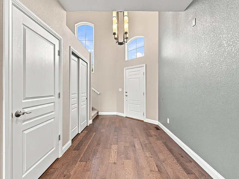 5671 Majestic Dr — Photo 3