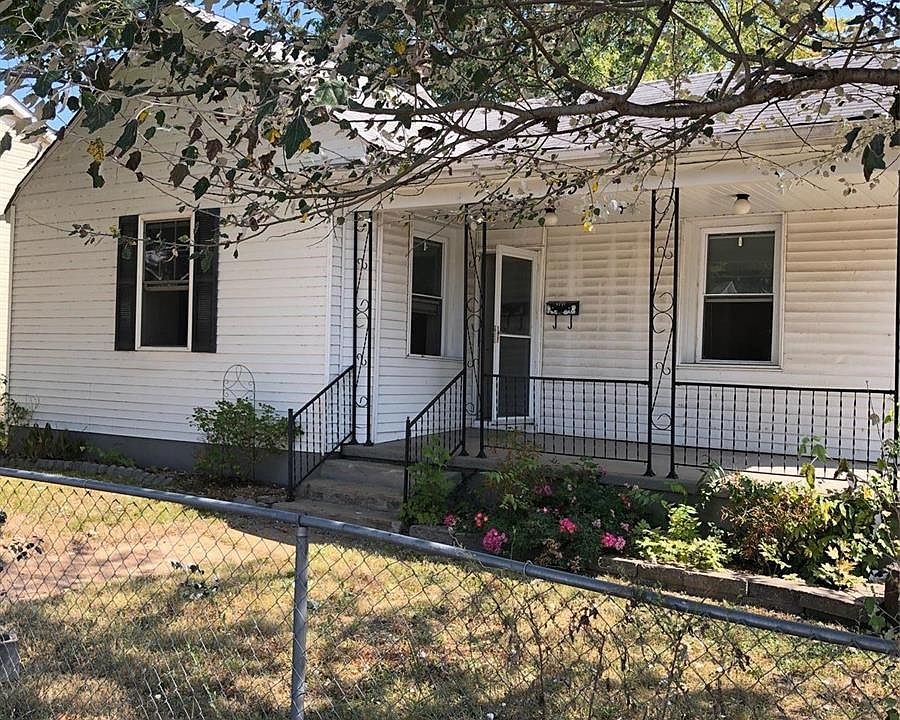 1st image of 723 S 2nd St