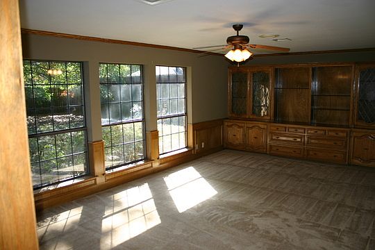2nd image of 600 Woodway Ct
