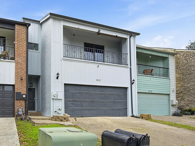 8112 Scottshill — Photo 2
