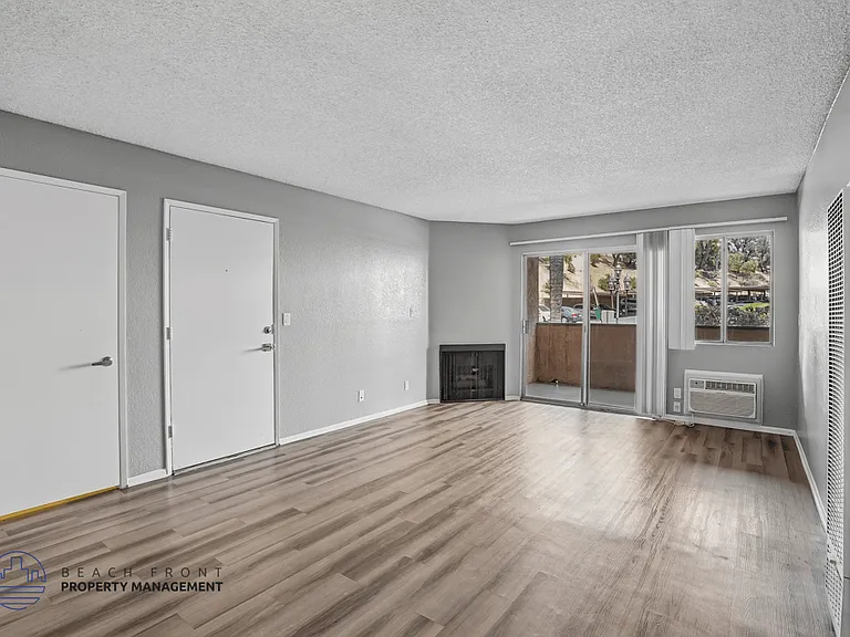 Rollingwood Apartments — Photo 29