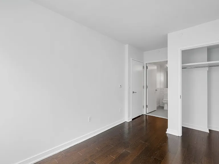 400 W 113th St #329 — Photo 13