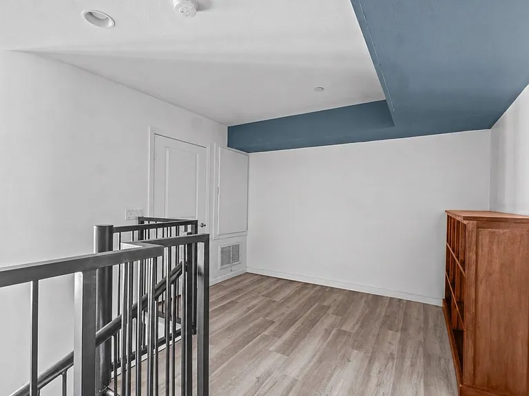 1901 S Victoria Ave #201 — Photo 16