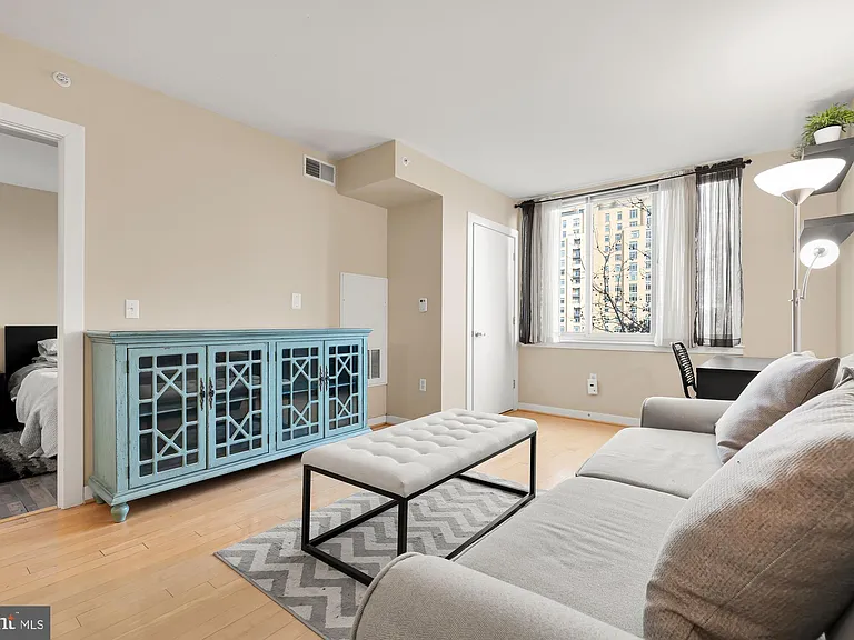 1000 New Jersey Ave SE #317 — Photo 5