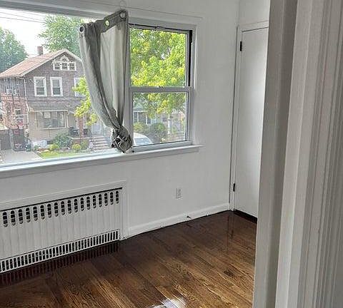 4th image of 167 Chandler Ave #2