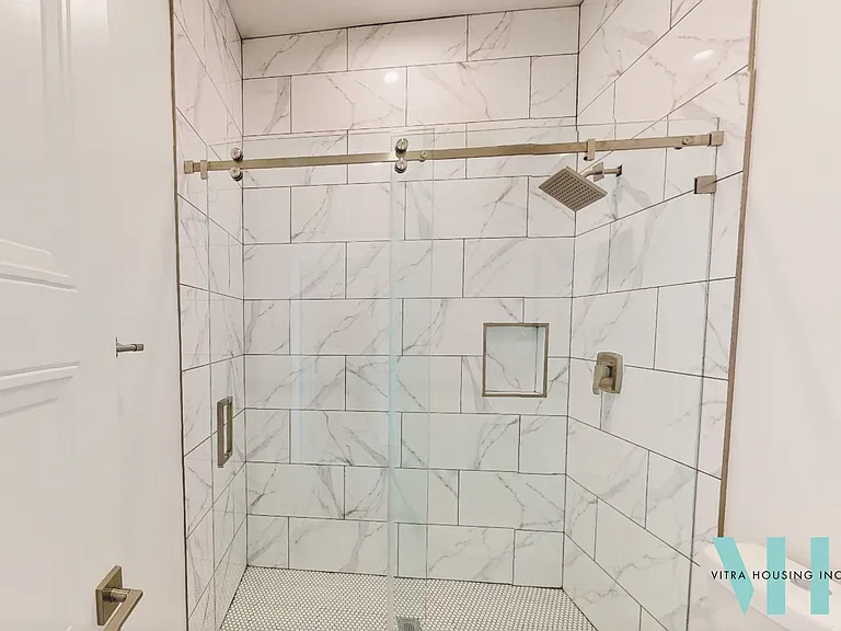 Apt 1032: Two Bed, Two Bath, Full Remodel: Second Bathroom