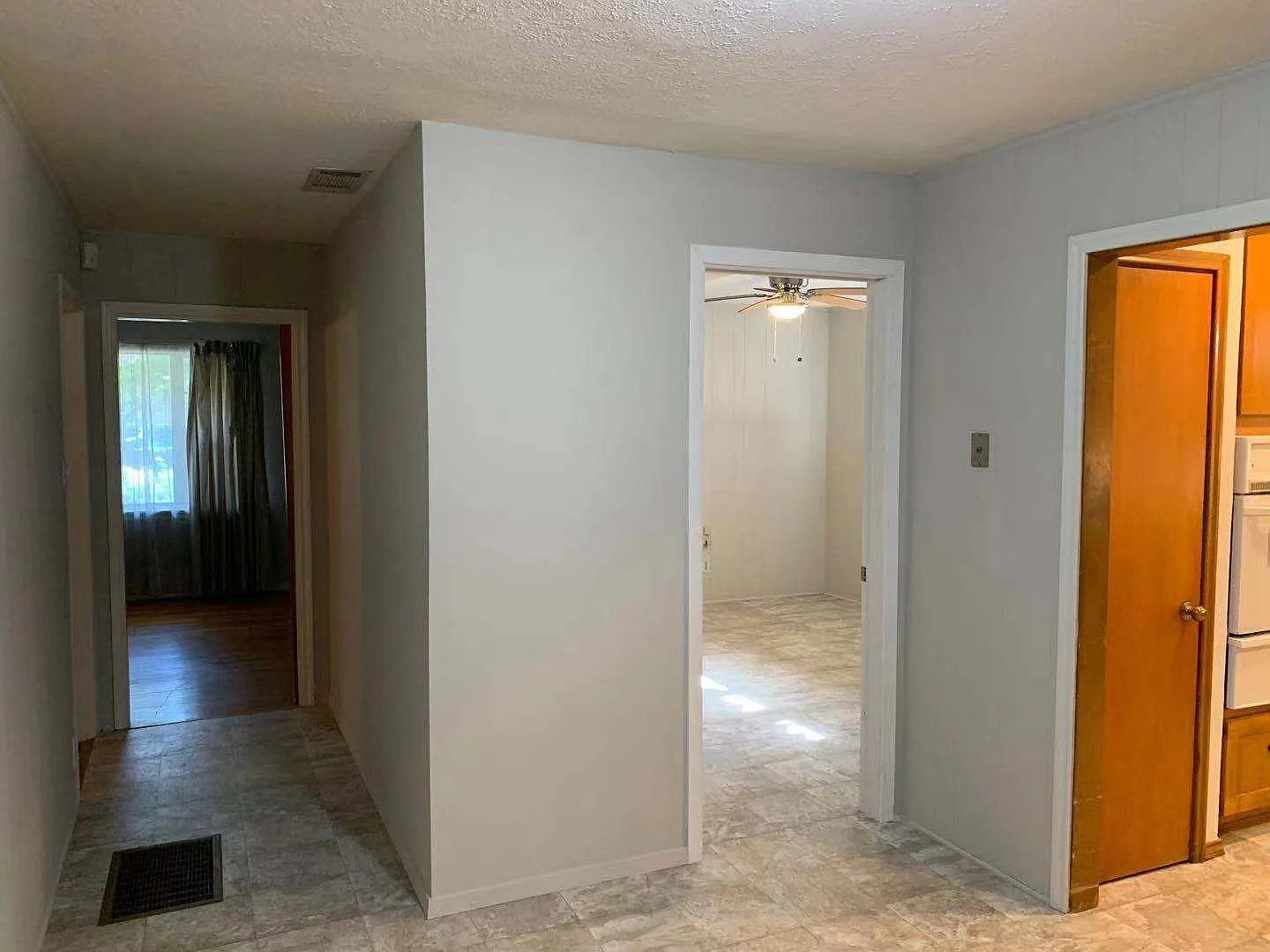 Beautiful 4 Bedroom Home — Photo 2