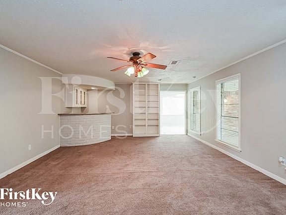 4th image of 16010 Pebble Bend Dr