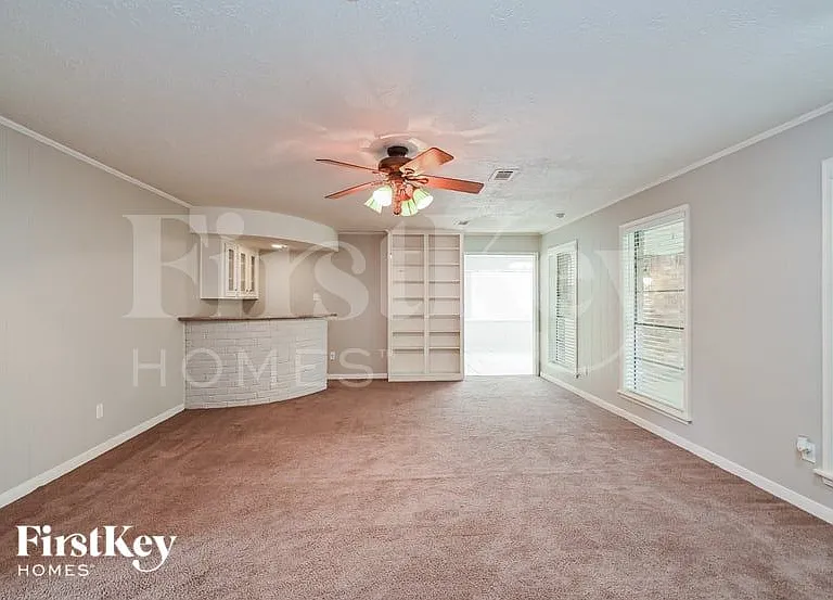 16010 Pebble Bend Dr — Photo 4